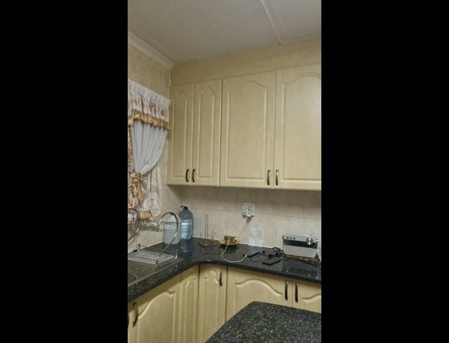 3 BEDROOM HOUSE FOR SALE IN LENNOXTON